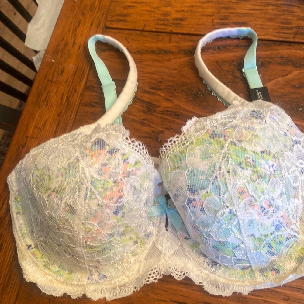 Brand new Victorias Secret body by Victoria lined Demi